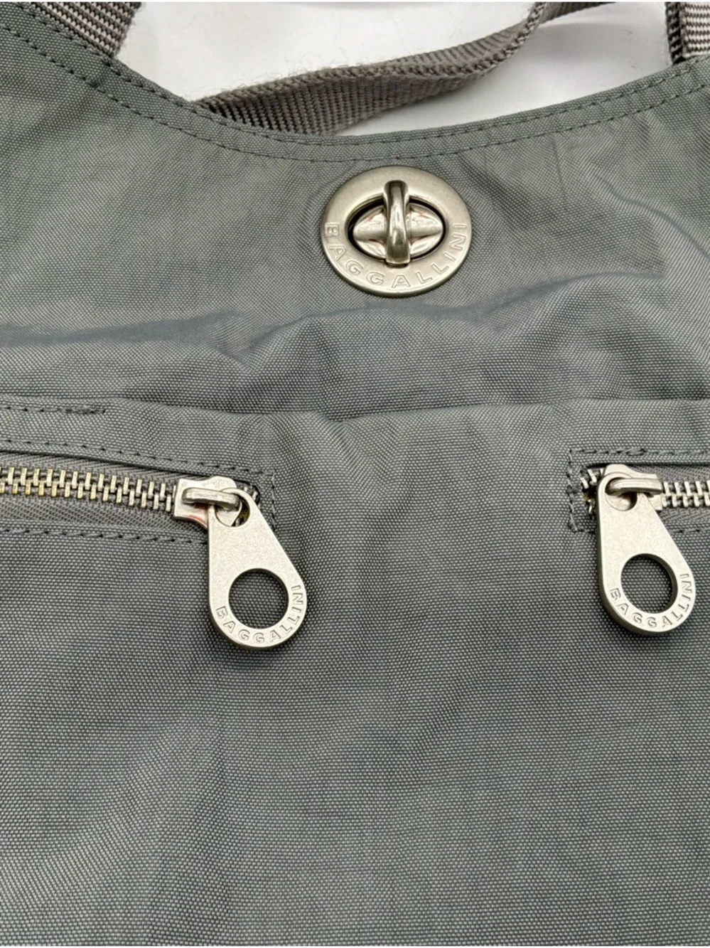 Baggallini lightweight satchel